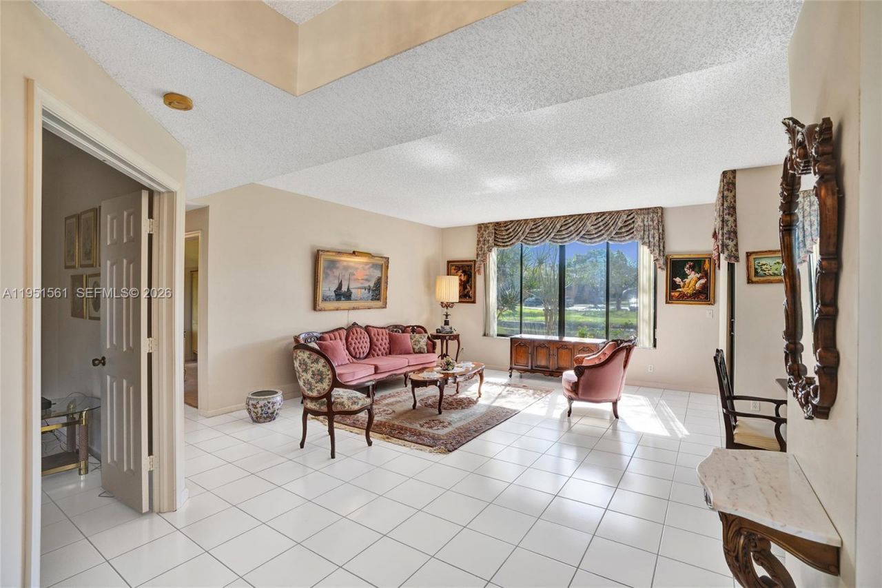 10530 NW 10th St, Unit B-125, Plantation, FL 33322 Photo