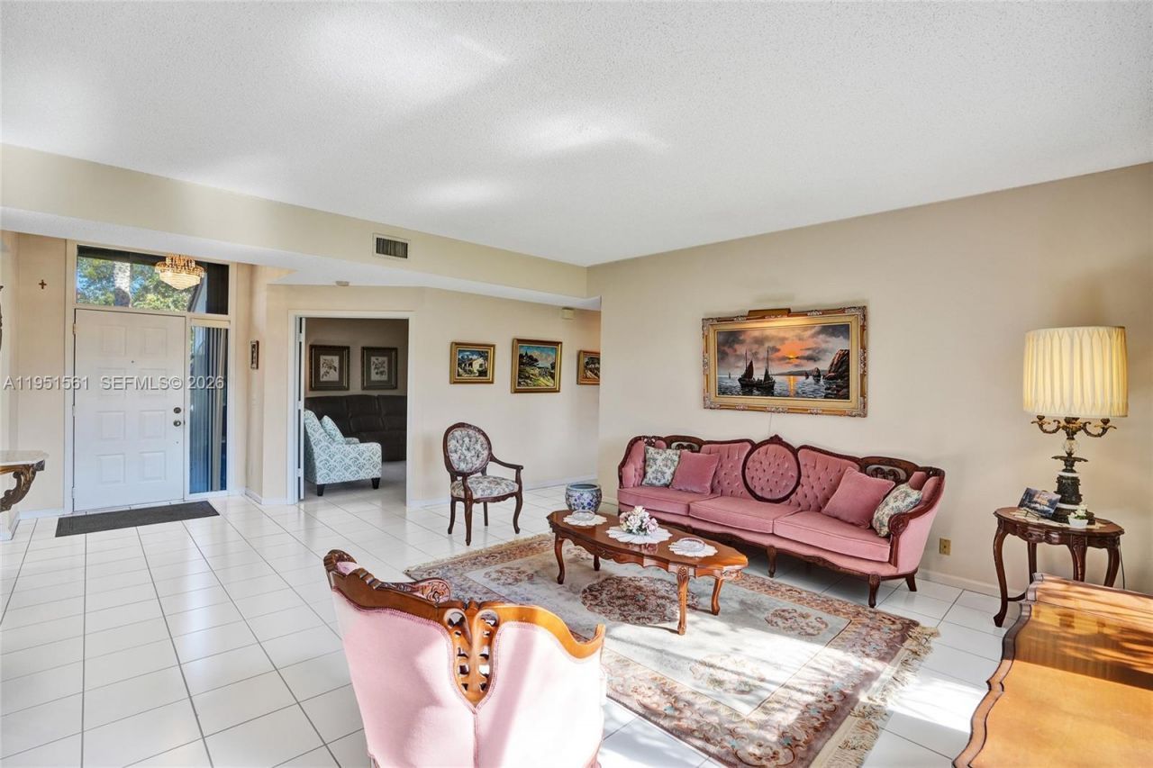 10530 NW 10th St, Unit B-125, Plantation, FL 33322 Photo