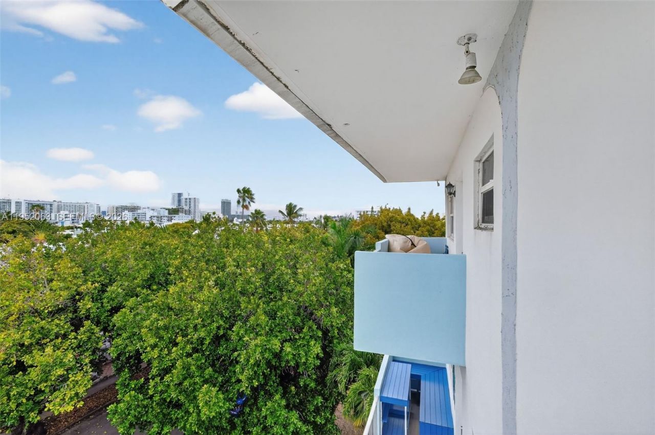 801 Meridian Ave, Unit PHB, Miami Beach, FL 33139 Photo