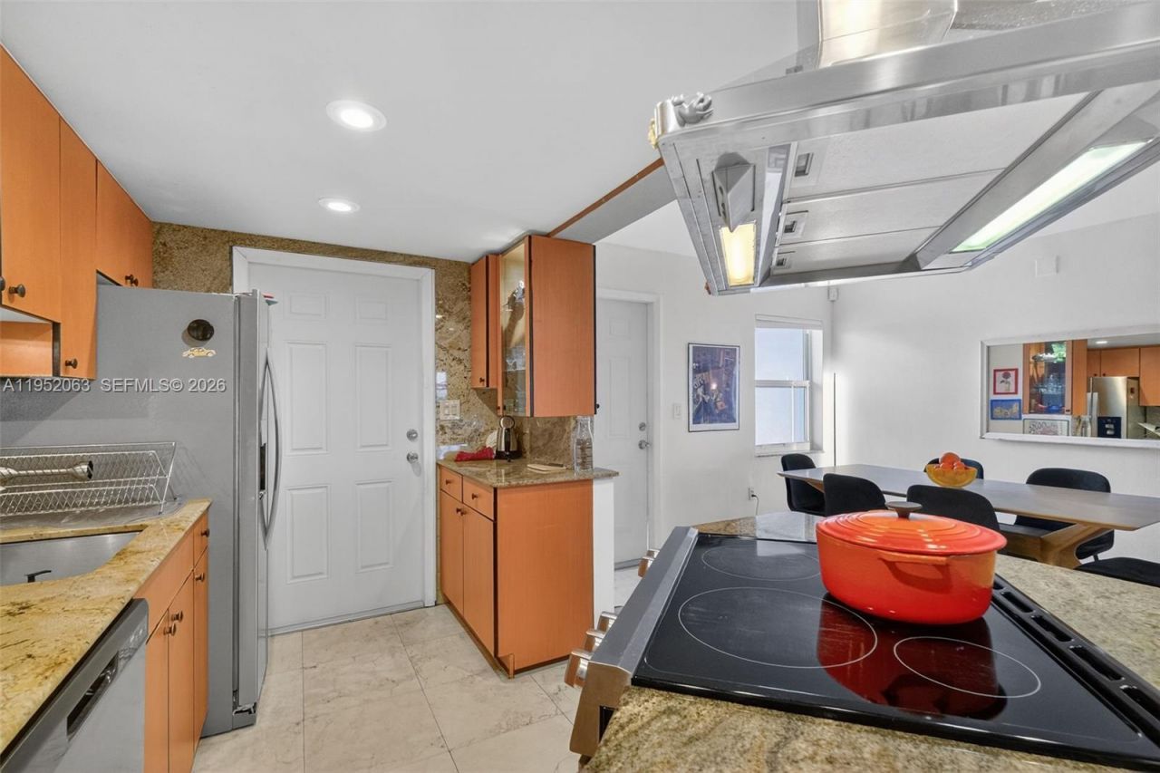 801 Meridian Ave, Unit PHB, Miami Beach, FL 33139 Photo