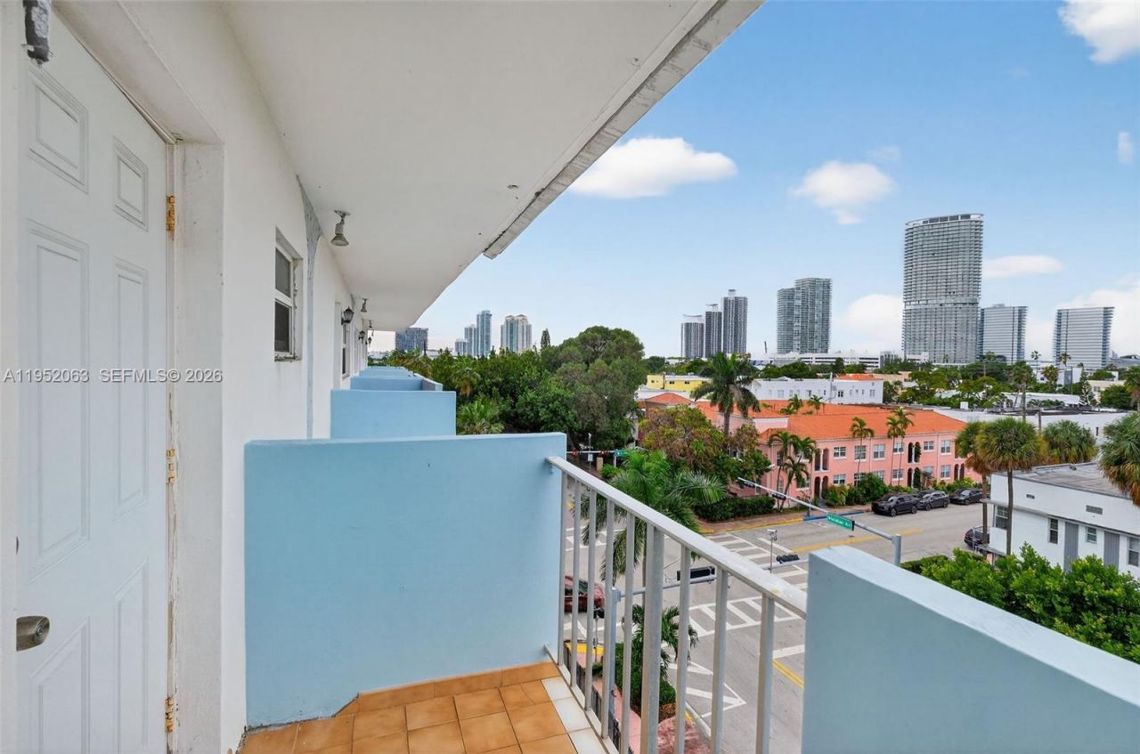 801 Meridian Ave, Unit PHB, Miami Beach, FL 33139 Photo