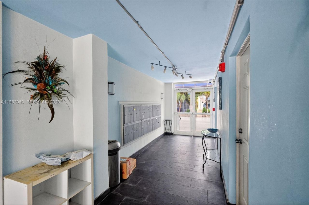 801 Meridian Ave, Unit PHB, Miami Beach, FL 33139 Photo