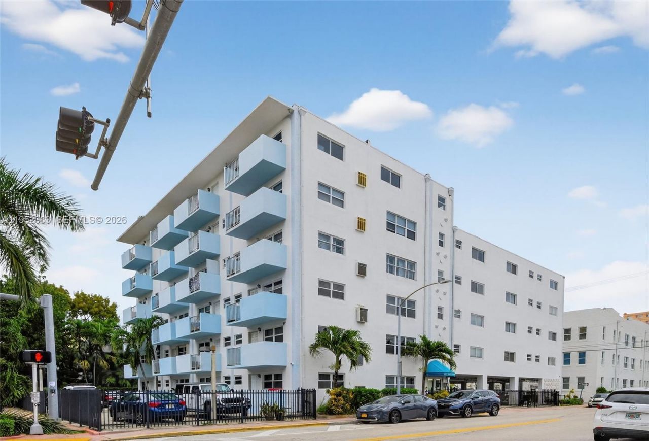 801 Meridian Ave, Unit PHB, Miami Beach, FL 33139 Photo