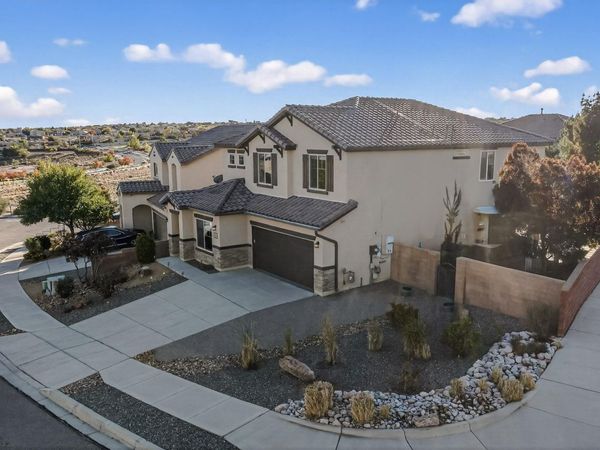 123 Las Medanales Court NE, Rio Rancho, NM 87124