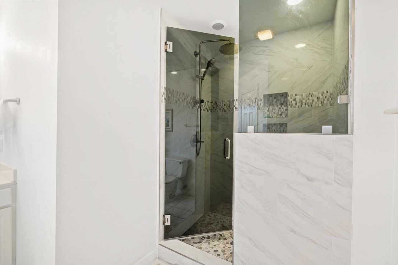 119 B 9th Ave. N Photo 16