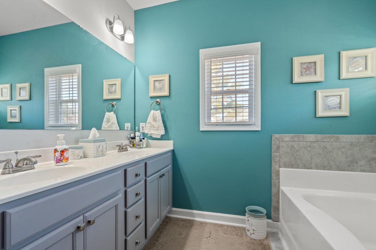 172 Board Landing Circle Photo 16