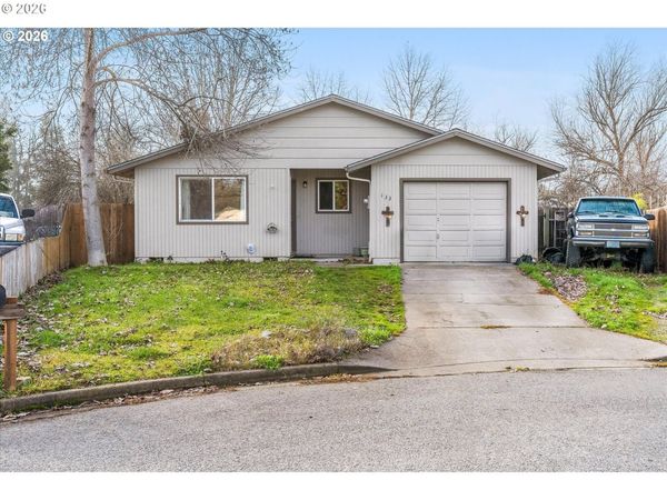 133 EDITH CIR, Eagle Point, OR 97524