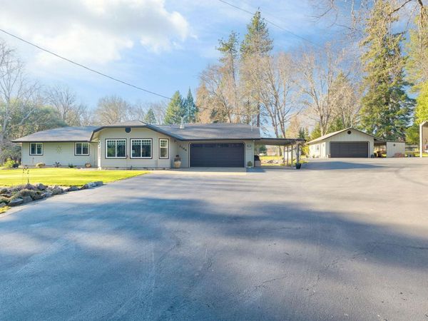 2164 Russell Road, Merlin, OR 97532