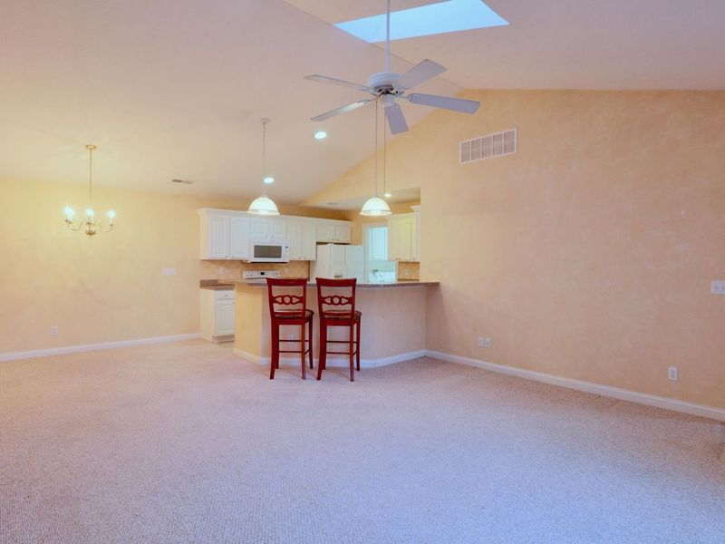 1275 Stonington Court , Lancaster, OH 43130 Photo 4