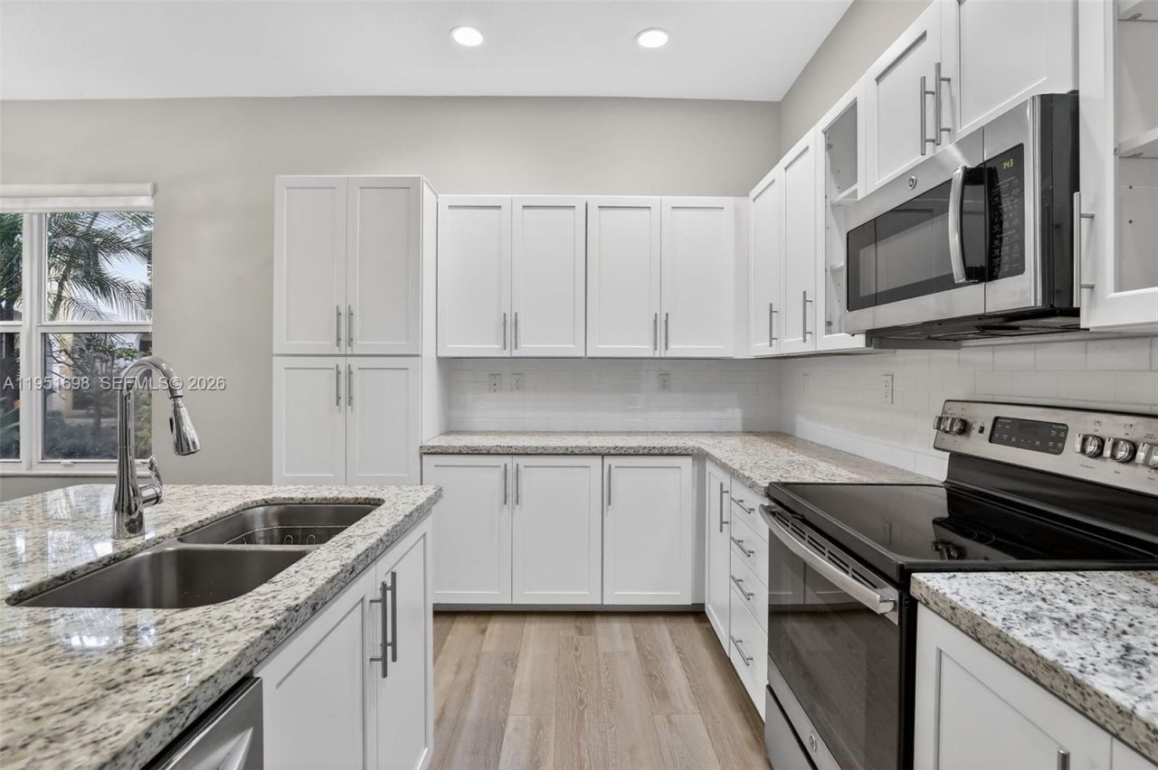 12444 NW 17th Mnr, Pembroke Pines, FL 33028 Photo