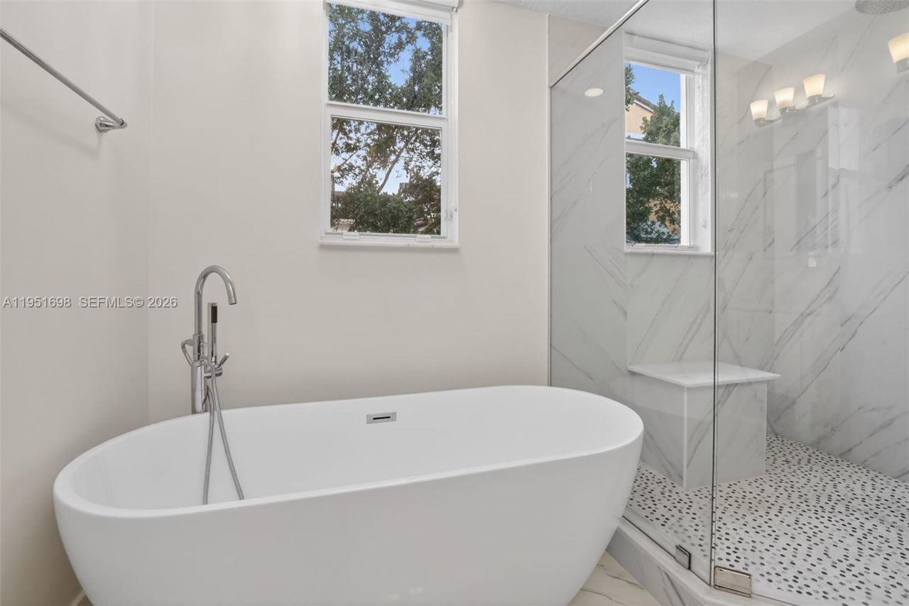 12444 NW 17th Mnr, Pembroke Pines, FL 33028 Photo