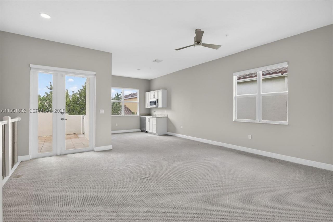 12444 NW 17th Mnr, Pembroke Pines, FL 33028 Photo