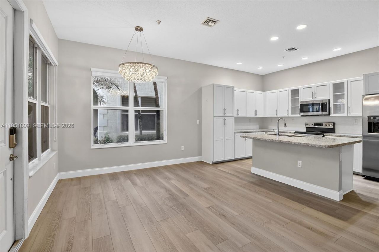 12444 NW 17th Mnr, Pembroke Pines, FL 33028 Photo