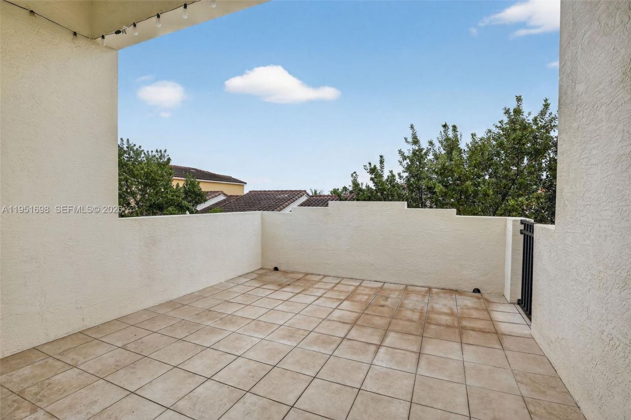 12444 NW 17th Mnr, Pembroke Pines, FL 33028 Photo