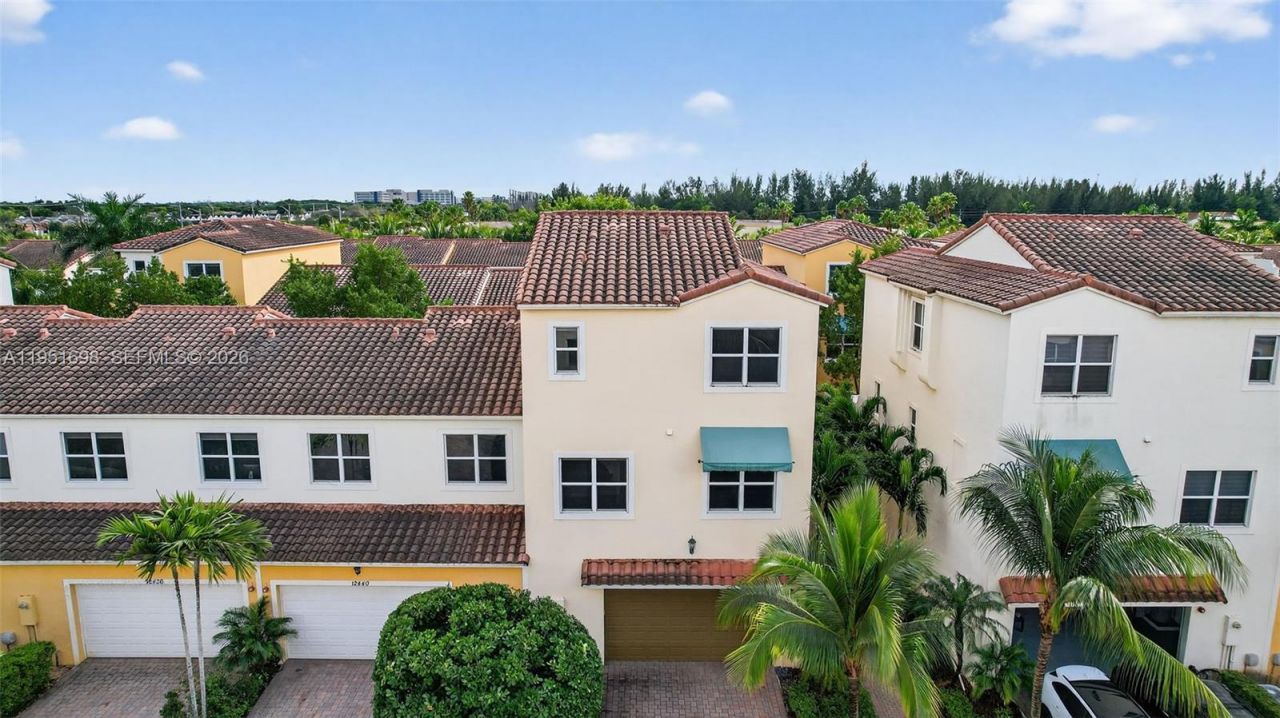 12444 NW 17th Mnr, Pembroke Pines, FL 33028 Photo