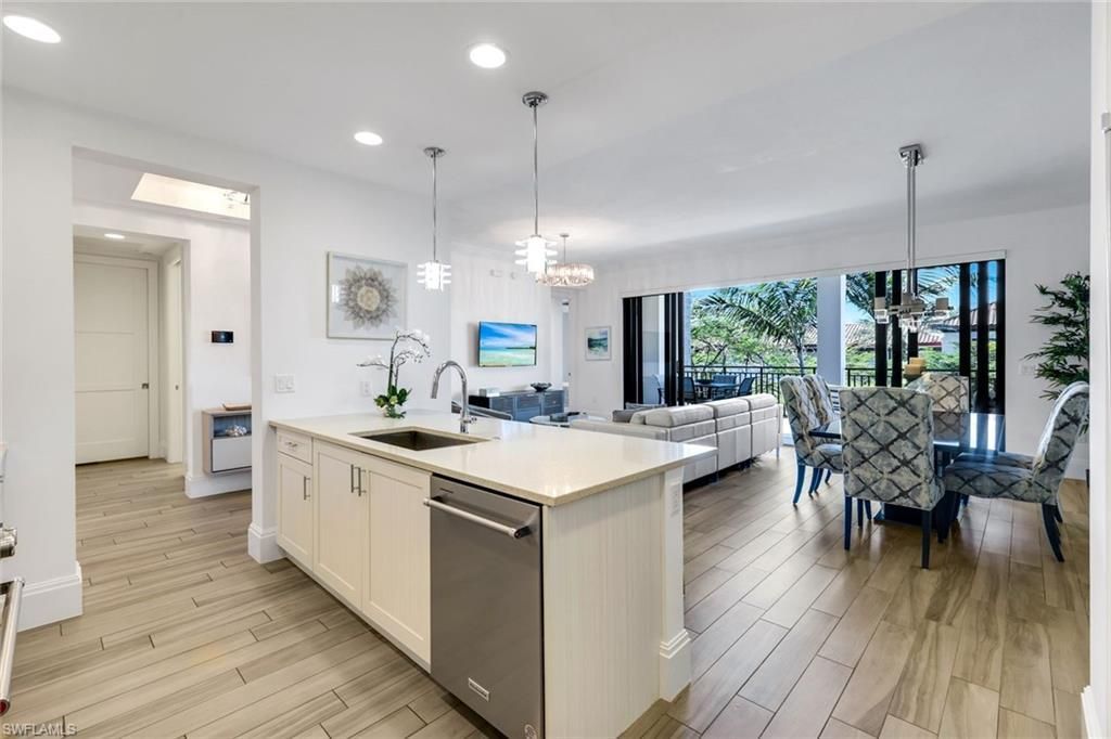 1035 3rd Ave S, Unit 305, Naples, FL 34102 Photo