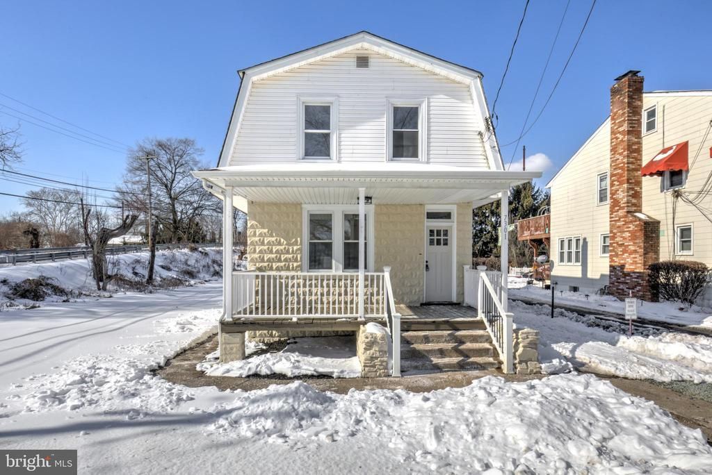 7301 N Radcliffe Street, Bristol, PA 19007 Main Photo