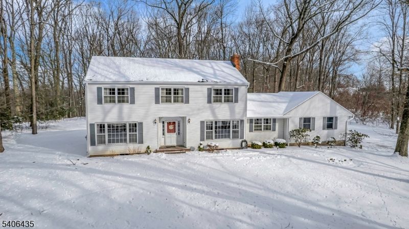 6 Prides Crossing, Chester, NJ 07930 Main Photo