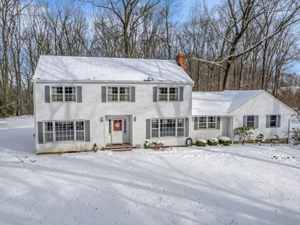 6 Prides Crossing, Chester, NJ 07930