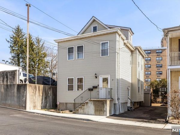 7 Edison Place, EAST RUTHERFORD, NJ 07073