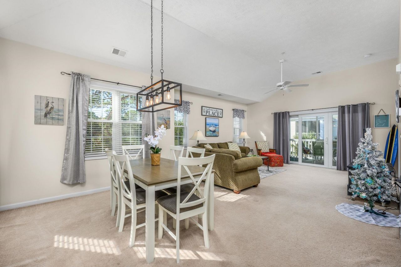 601 Hillside Dr. N Photo 8