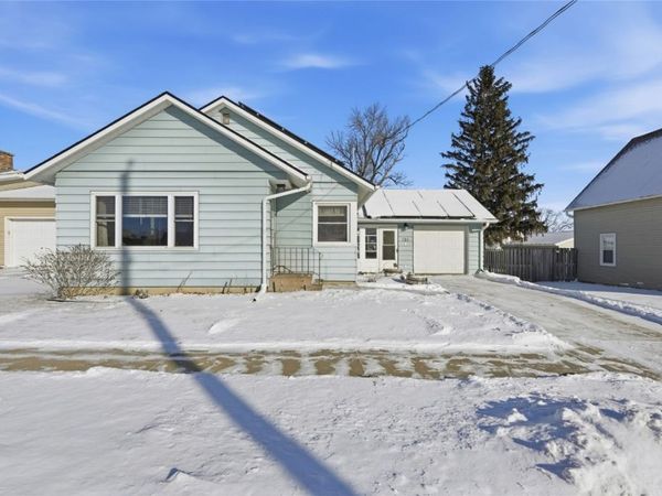 121 Moothart Street, Alburnett, IA 52202