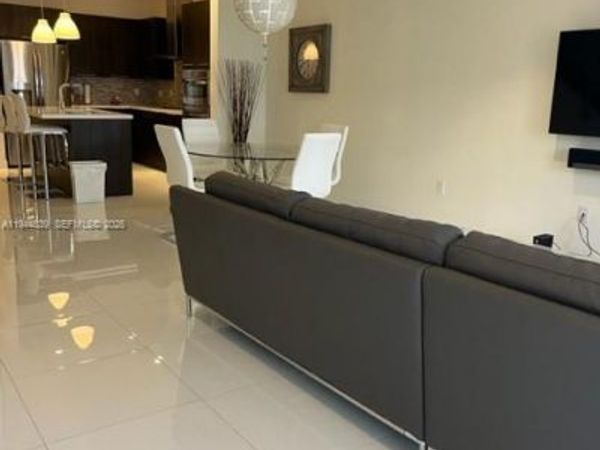 10220 NW 63rd Ter, Unit 221, Doral, FL 33178