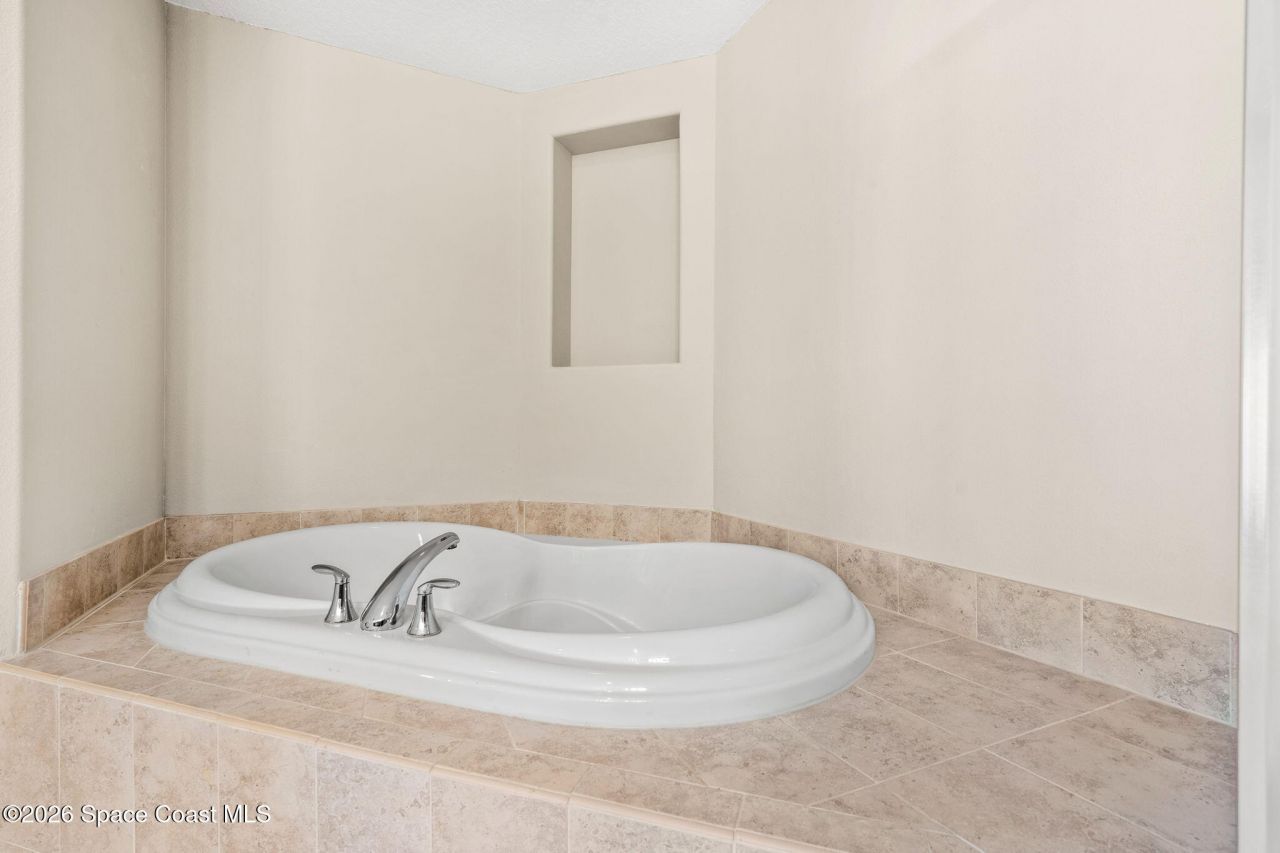 93 Delannoy Avenue, Unit 405, Cocoa, FL 32922 Photo