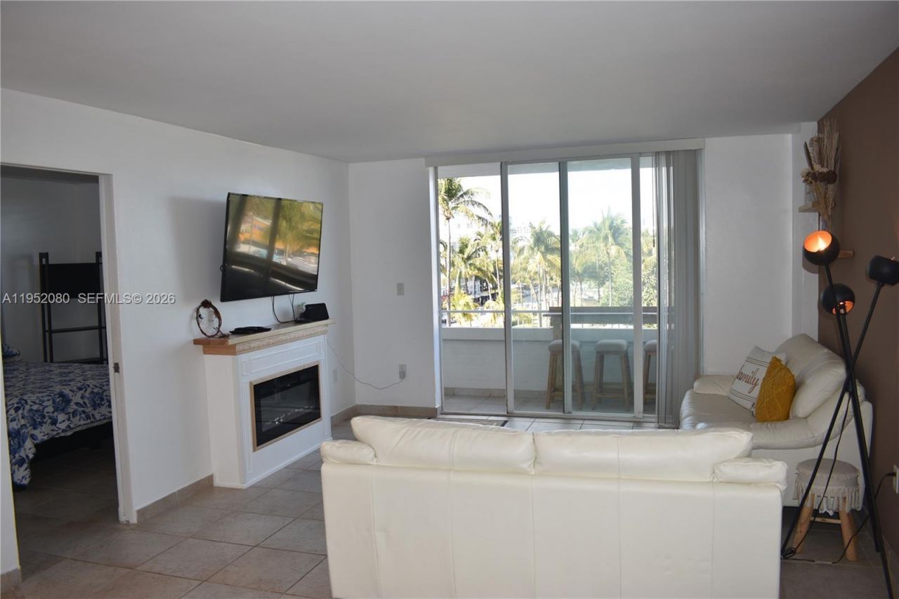465 Ocean Dr, Unit 524, Miami Beach, FL 33139 Photo