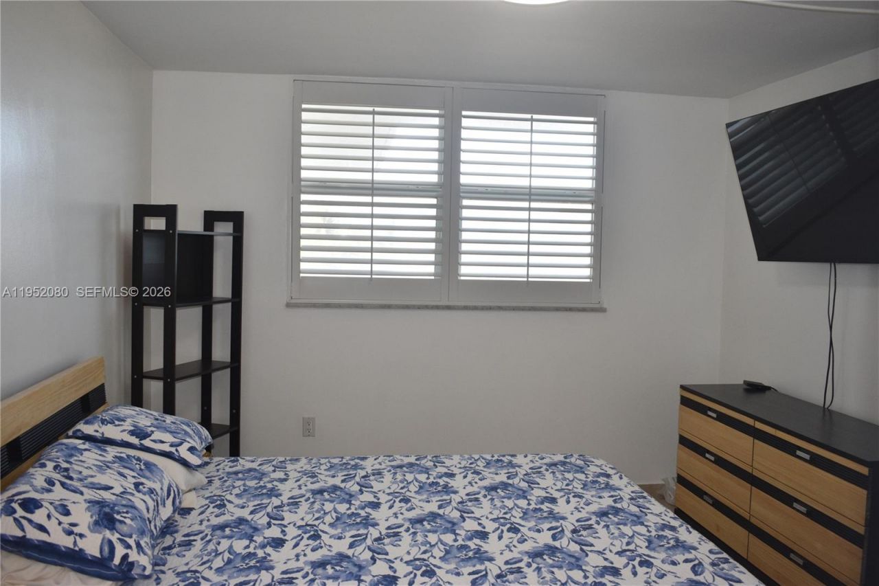 465 Ocean Dr, Unit 524, Miami Beach, FL 33139 Photo