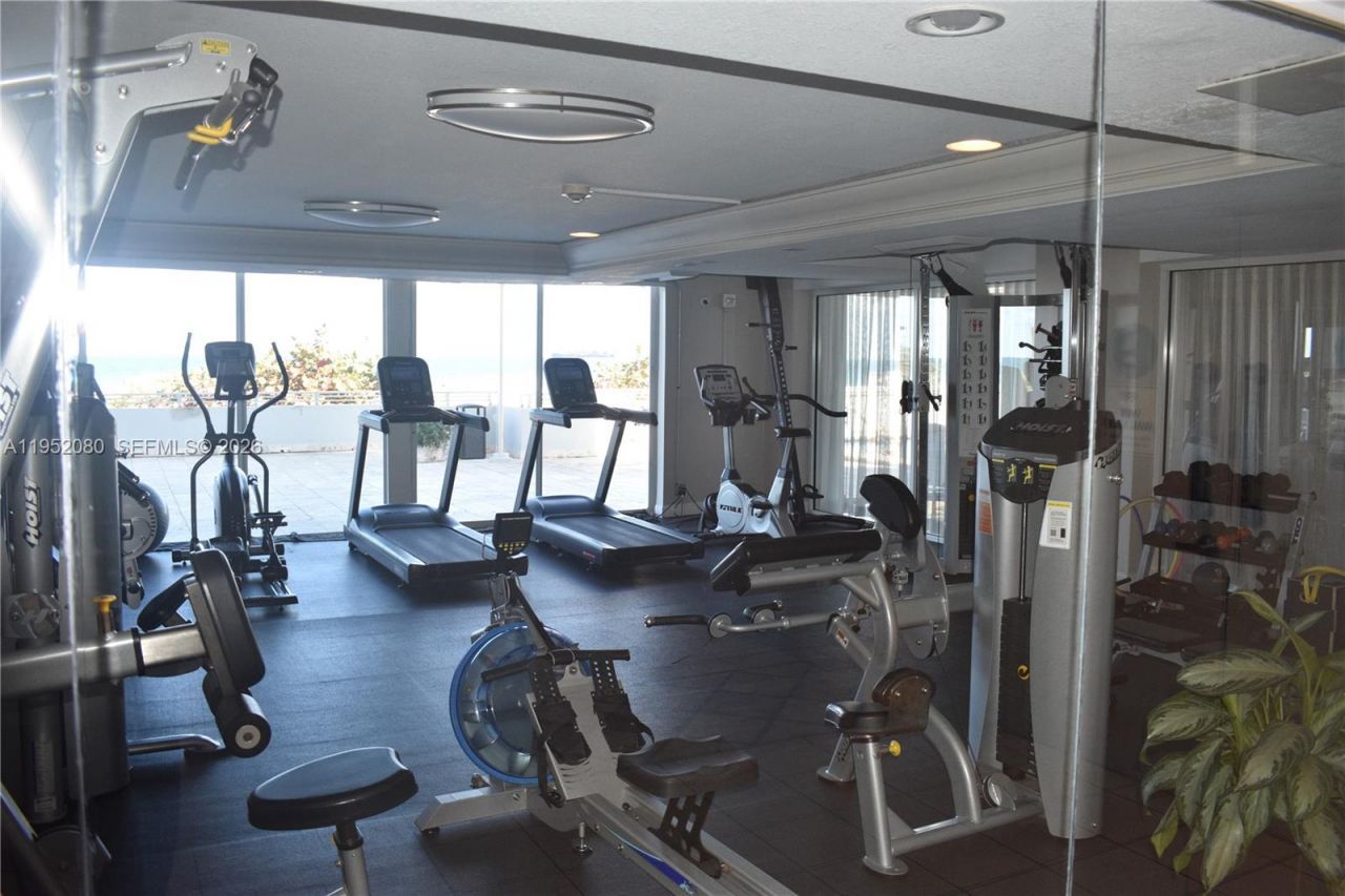 465 Ocean Dr, Unit 524, Miami Beach, FL 33139 Photo
