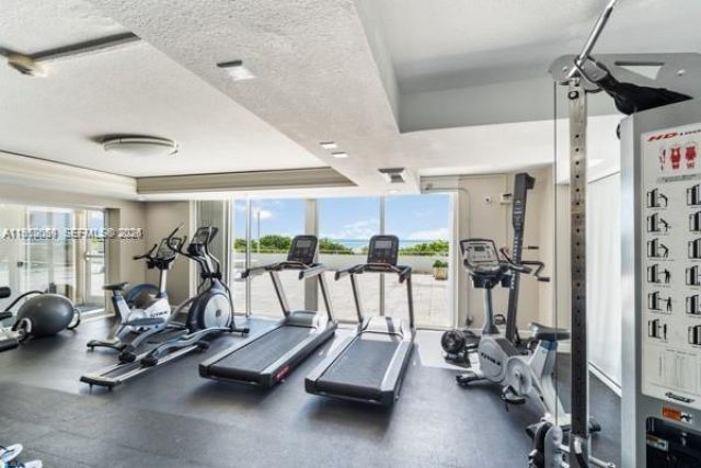 465 Ocean Dr, Unit 524, Miami Beach, FL 33139 Photo