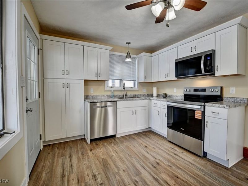 405 Tuscarawas Avenue NW, Brewster, OH 44613 Photo 14