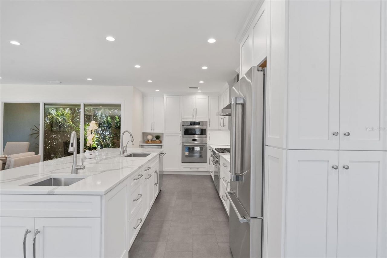 5173 Horseshoe Place, Saint Petersburg, FL 33703 Photo