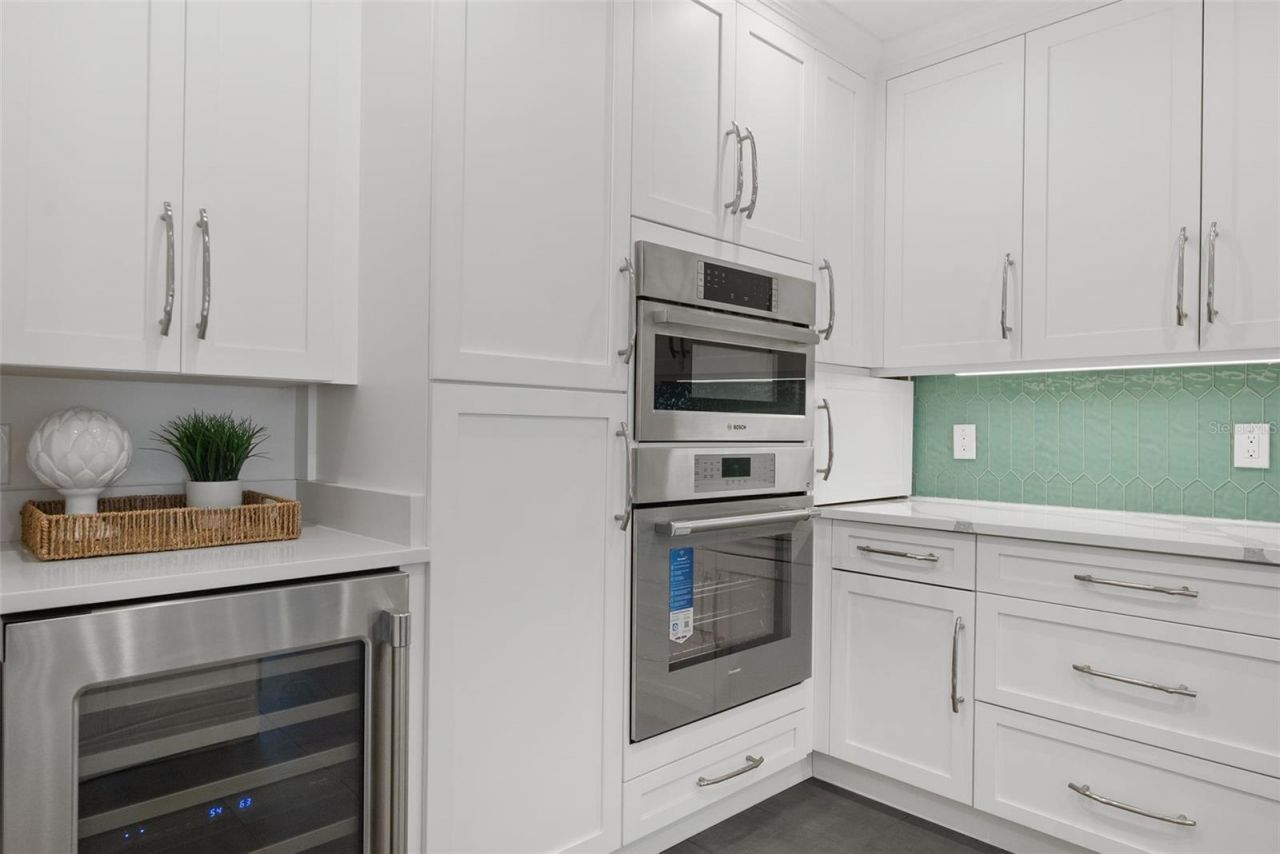 5173 Horseshoe Place, Saint Petersburg, FL 33703 Photo