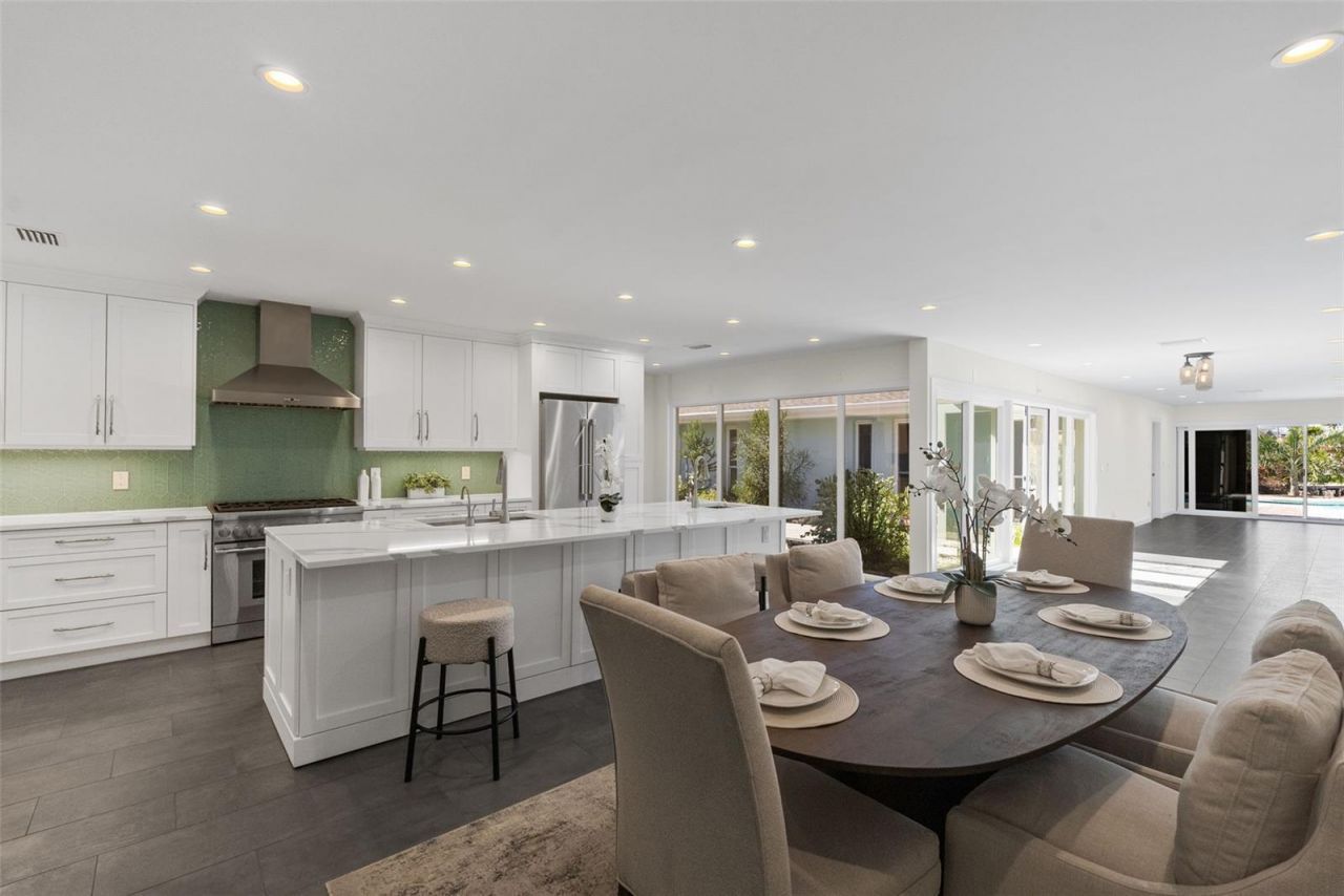 5173 Horseshoe Place, Saint Petersburg, FL 33703 Photo