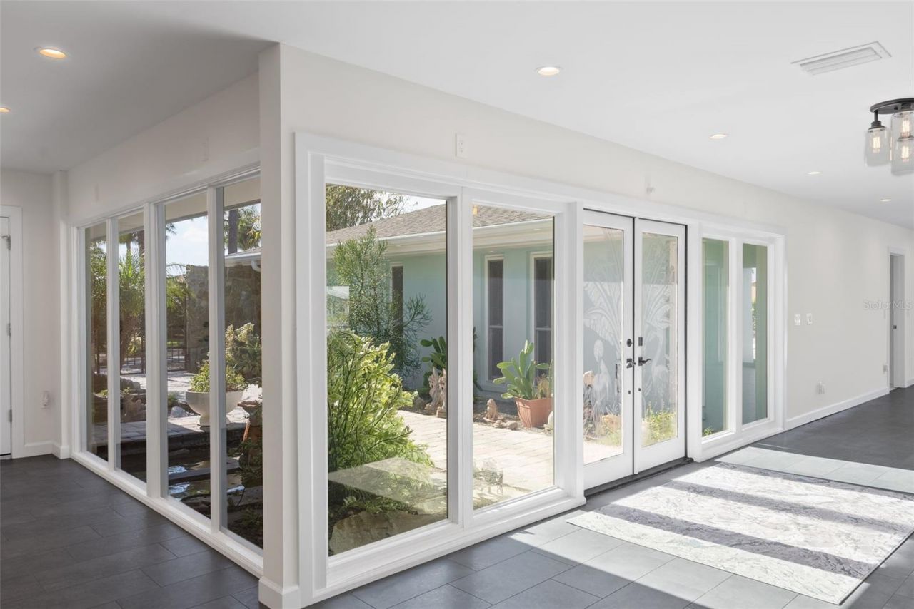 5173 Horseshoe Place, Saint Petersburg, FL 33703 Photo