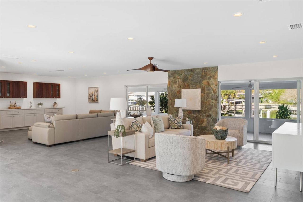 5173 Horseshoe Place, Saint Petersburg, FL 33703 Photo