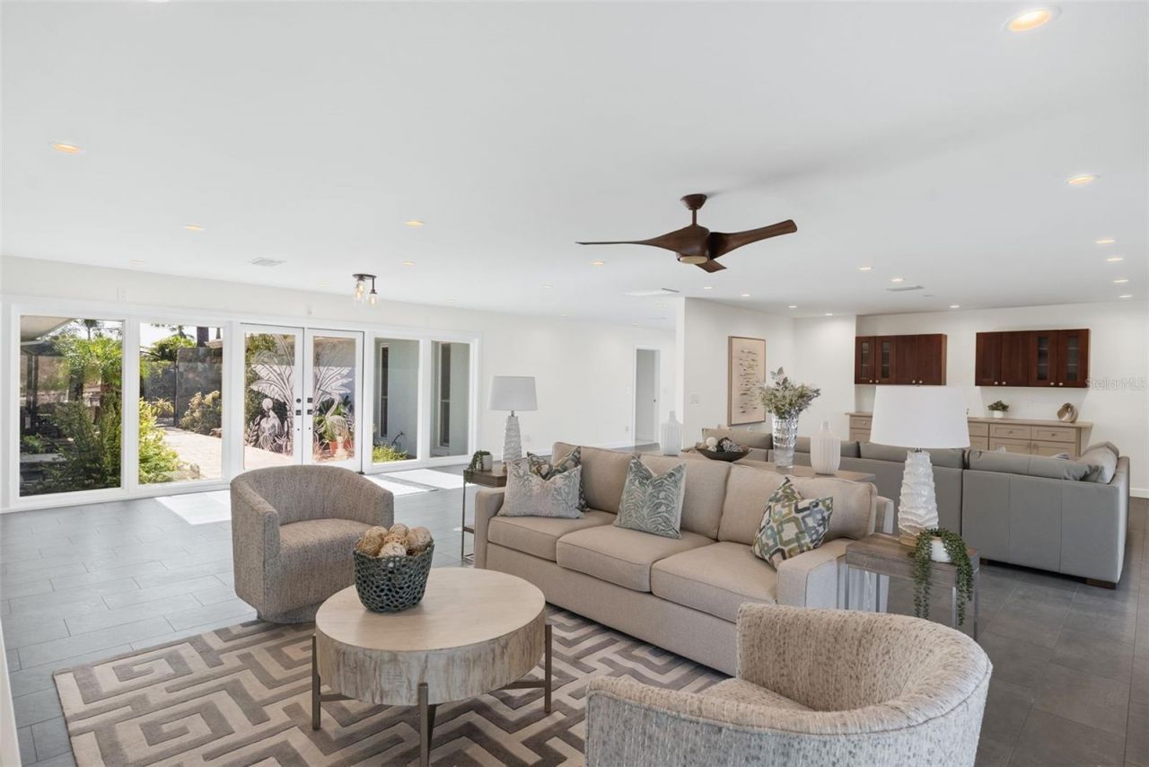 5173 Horseshoe Place, Saint Petersburg, FL 33703 Photo