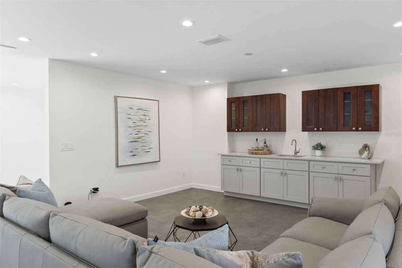 5173 Horseshoe Place, Saint Petersburg, FL 33703 Photo