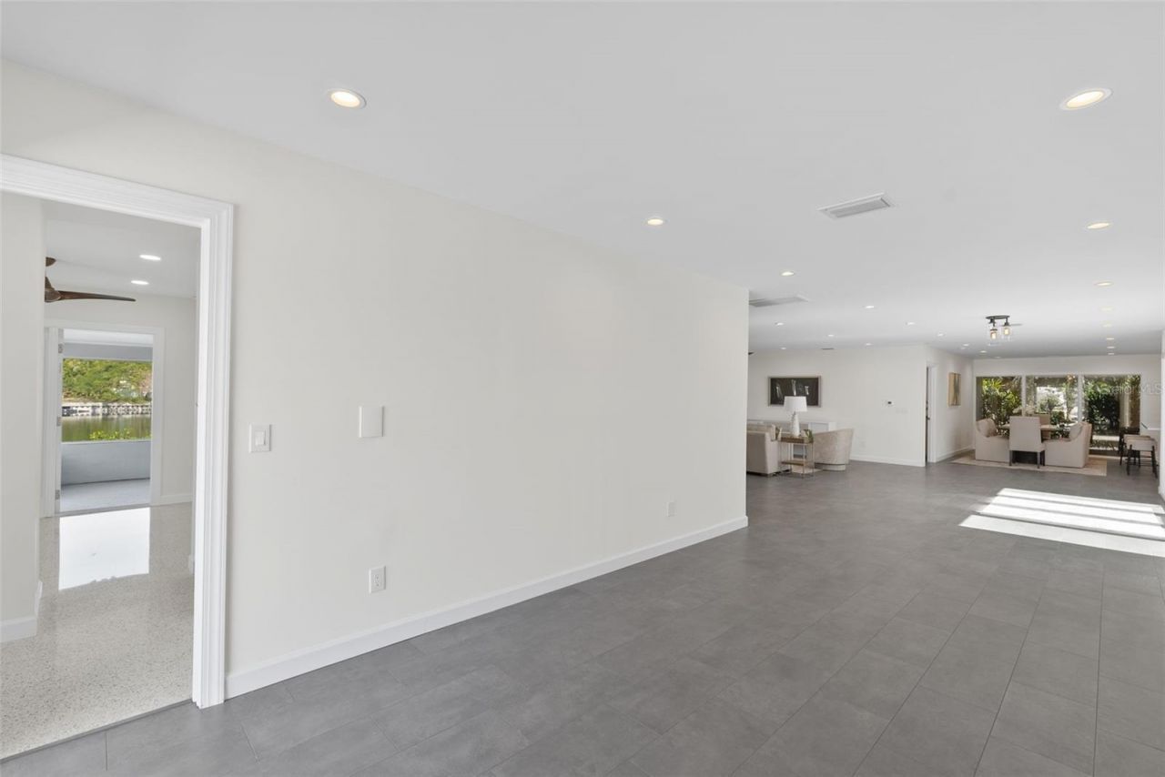 5173 Horseshoe Place, Saint Petersburg, FL 33703 Photo