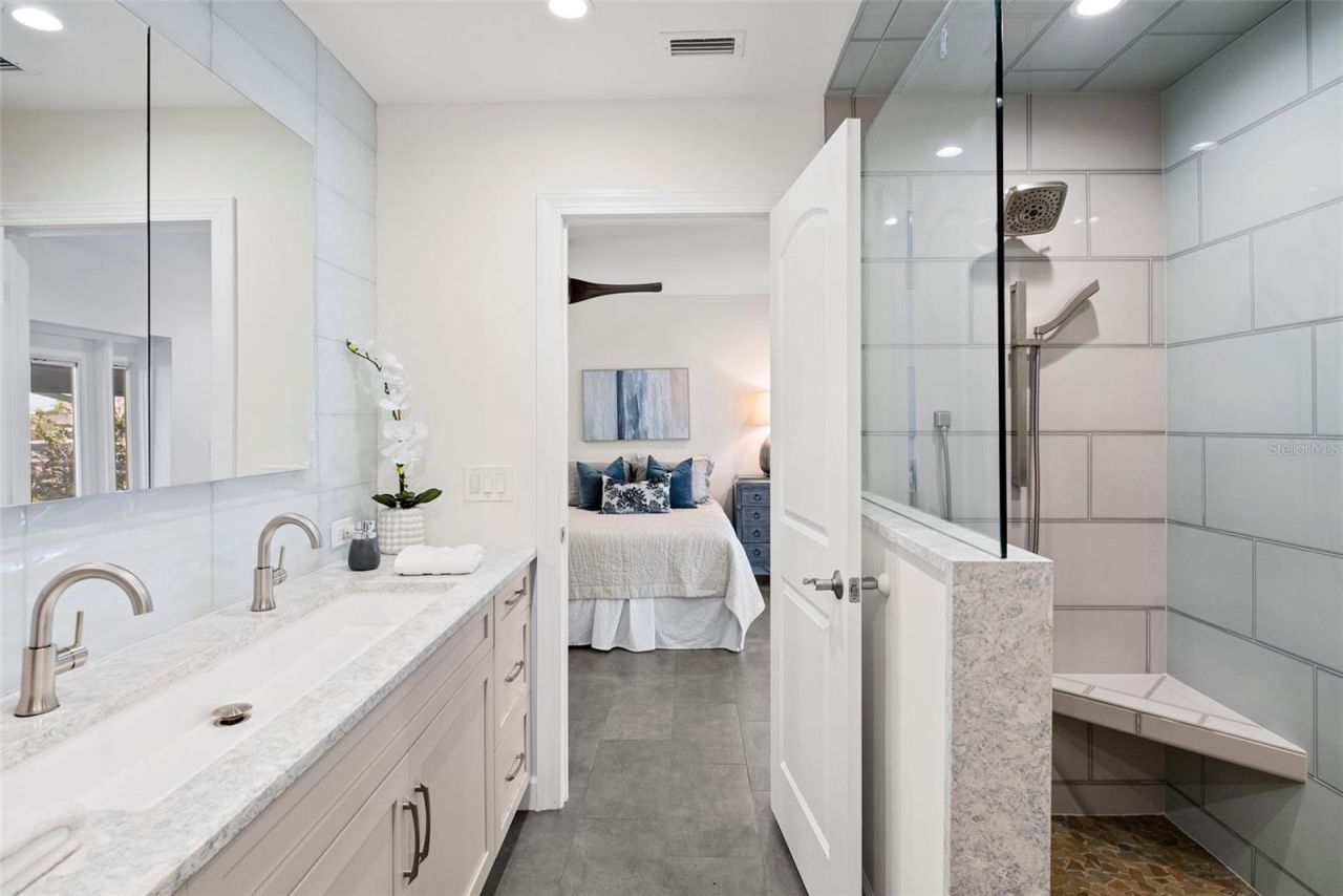 5173 Horseshoe Place, Saint Petersburg, FL 33703 Photo