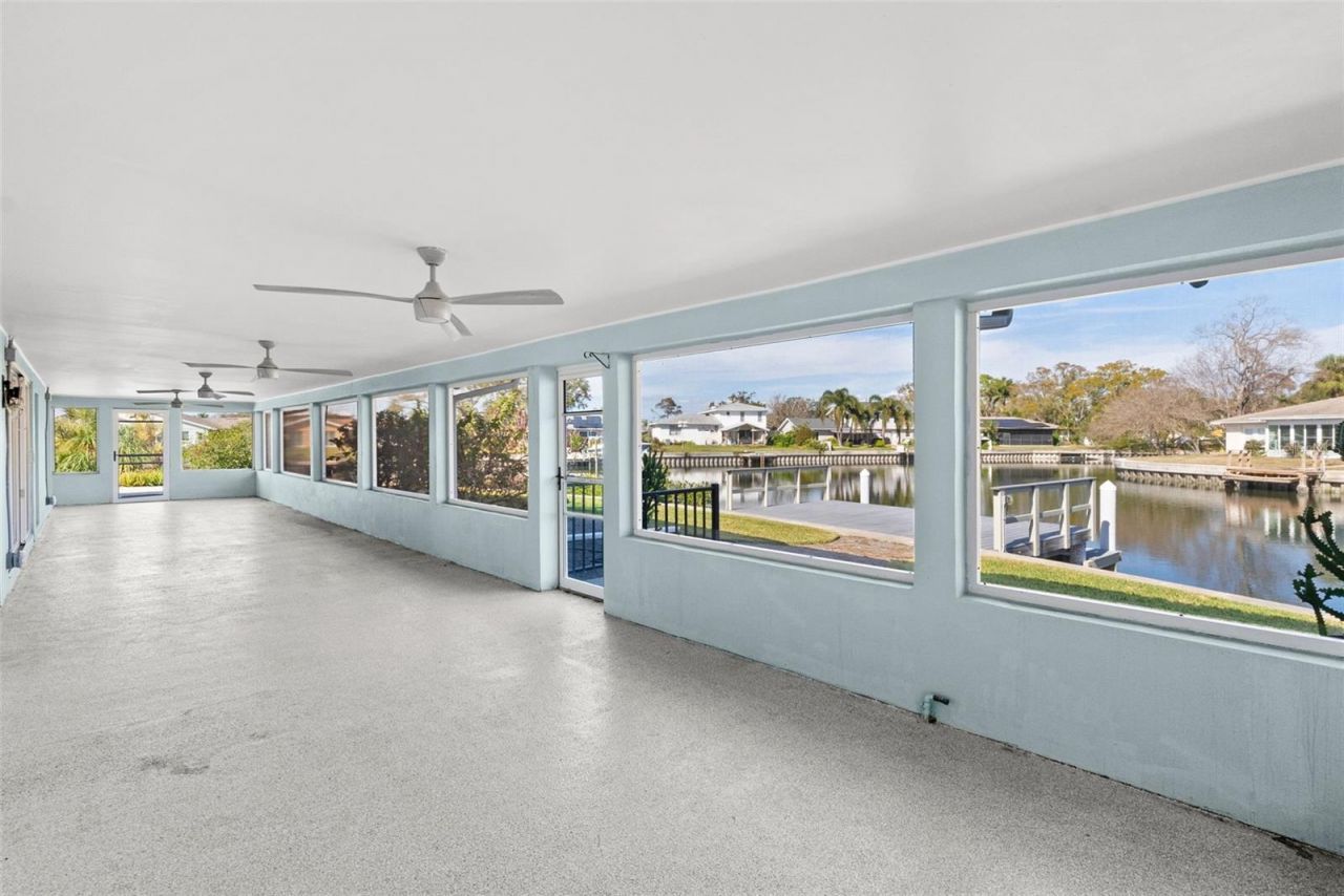 5173 Horseshoe Place, Saint Petersburg, FL 33703 Photo