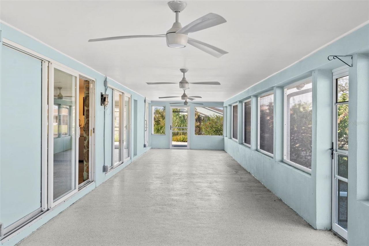 5173 Horseshoe Place, Saint Petersburg, FL 33703 Photo