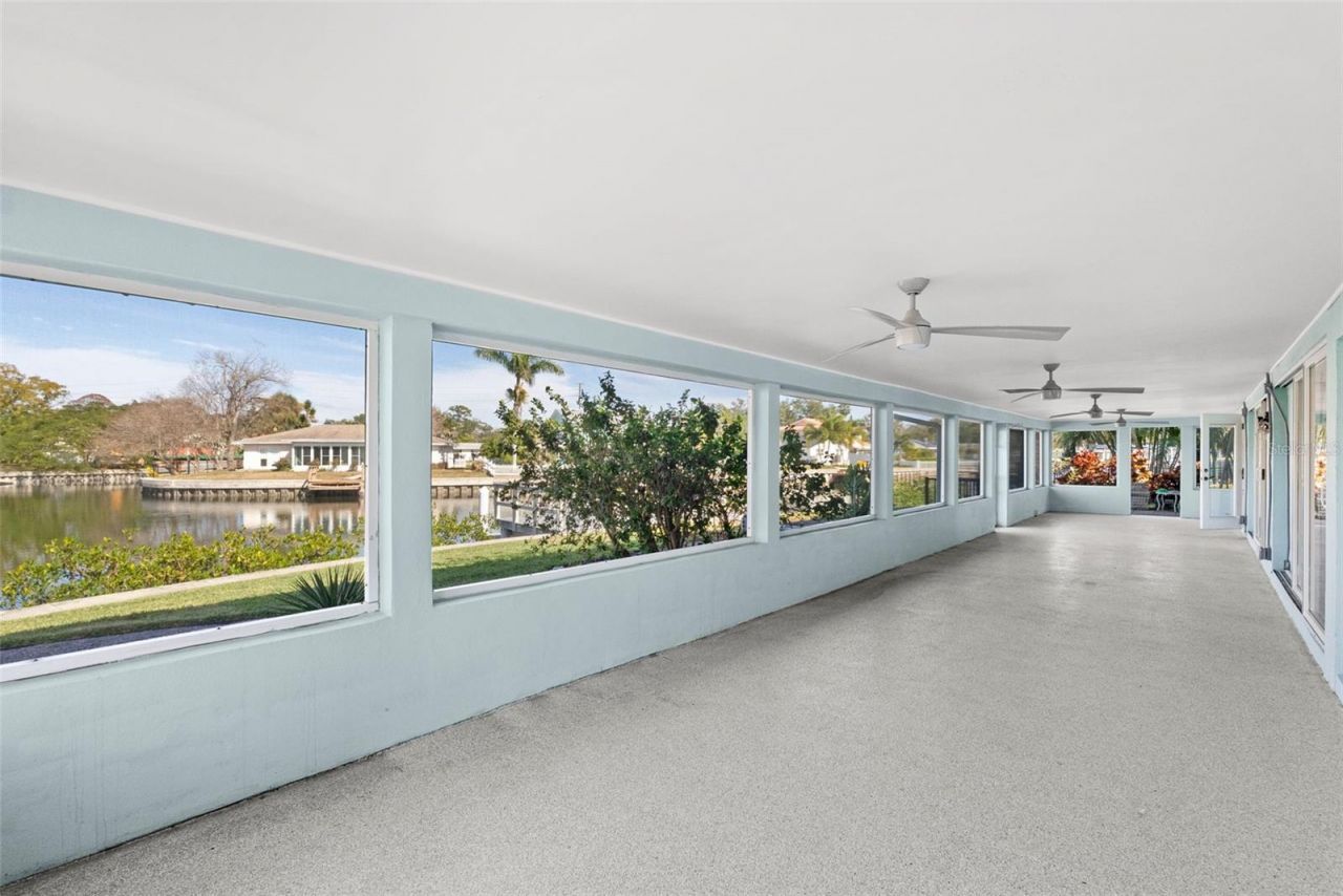 5173 Horseshoe Place, Saint Petersburg, FL 33703 Photo