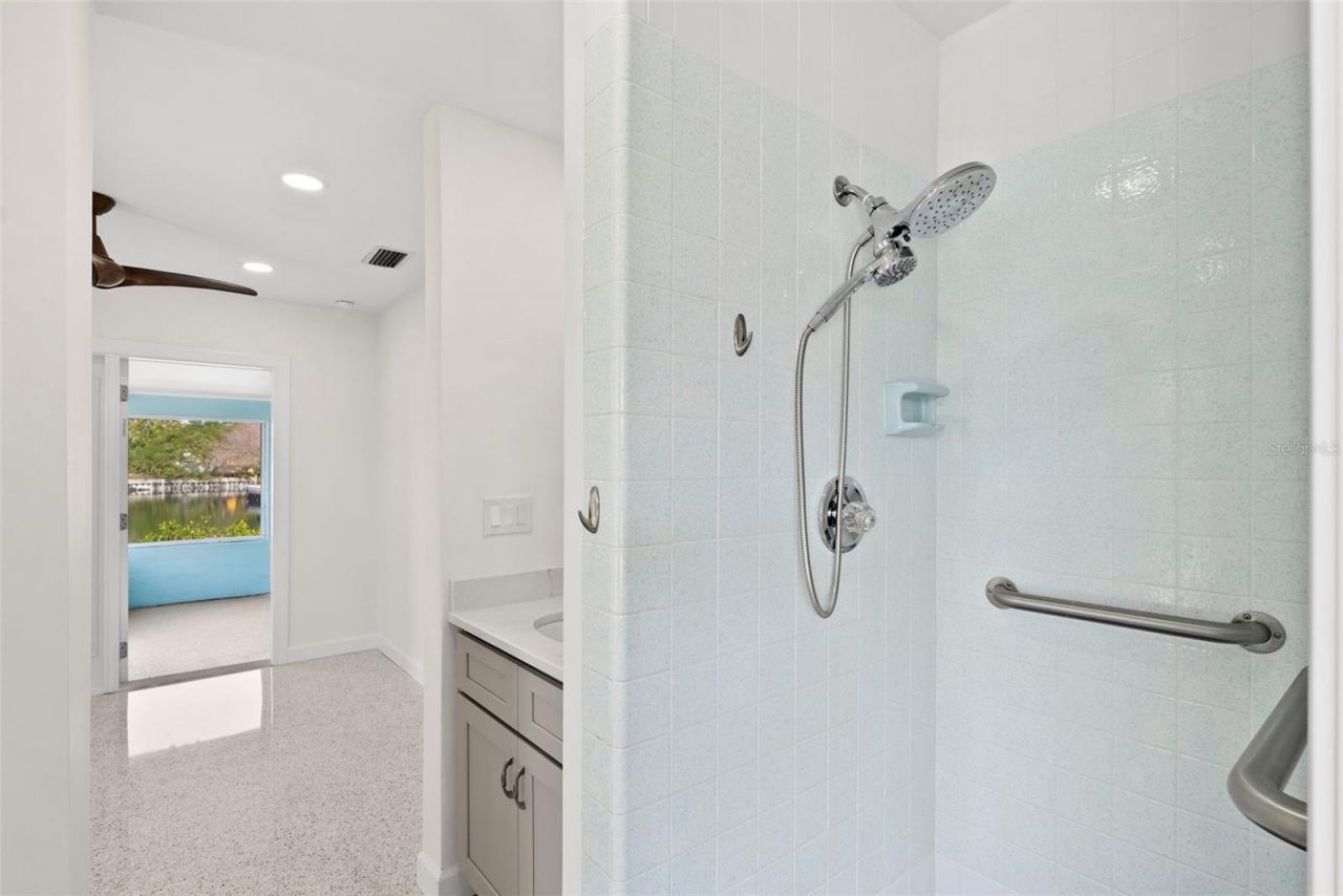 5173 Horseshoe Place, Saint Petersburg, FL 33703 Photo