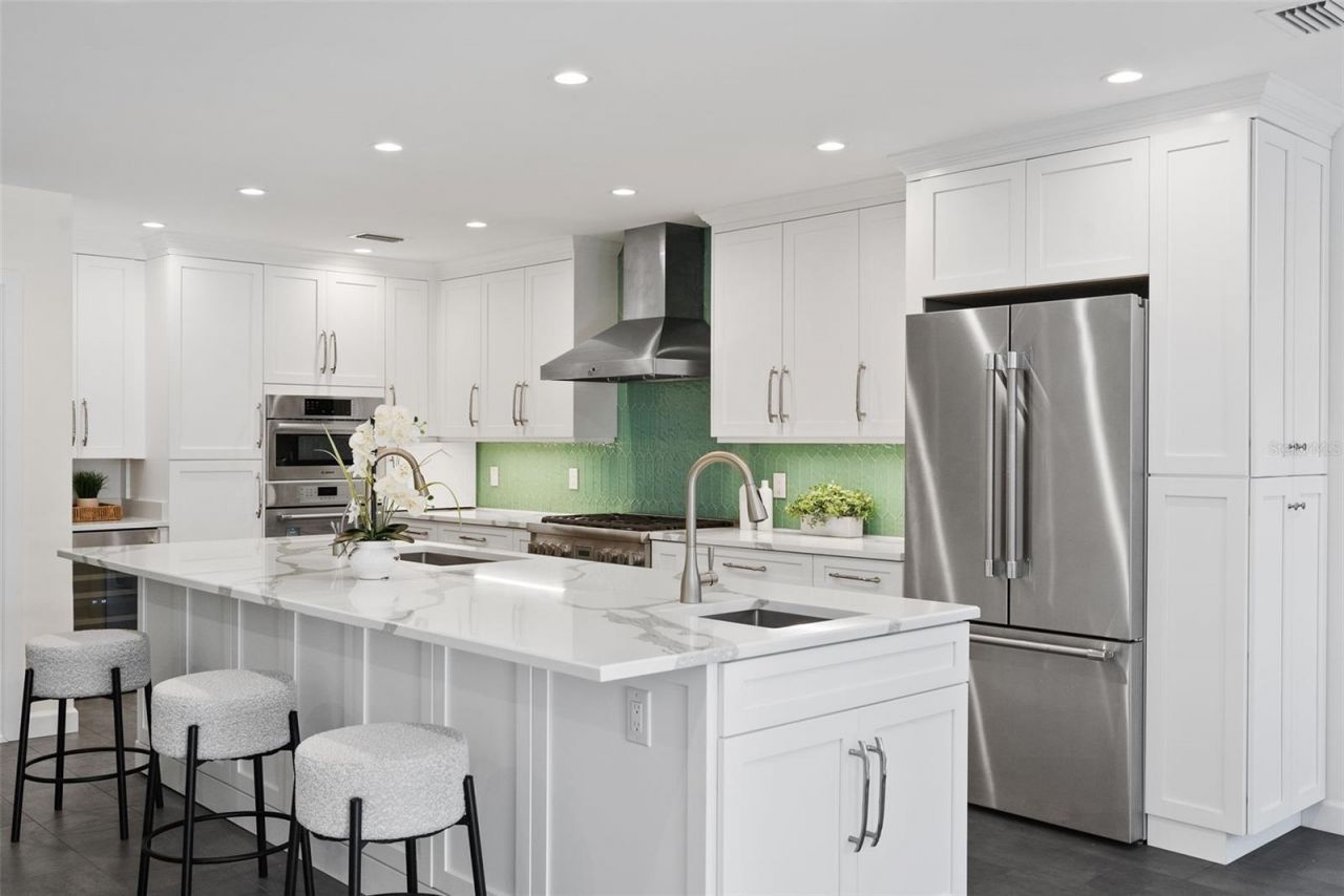 5173 Horseshoe Place, Saint Petersburg, FL 33703 Photo