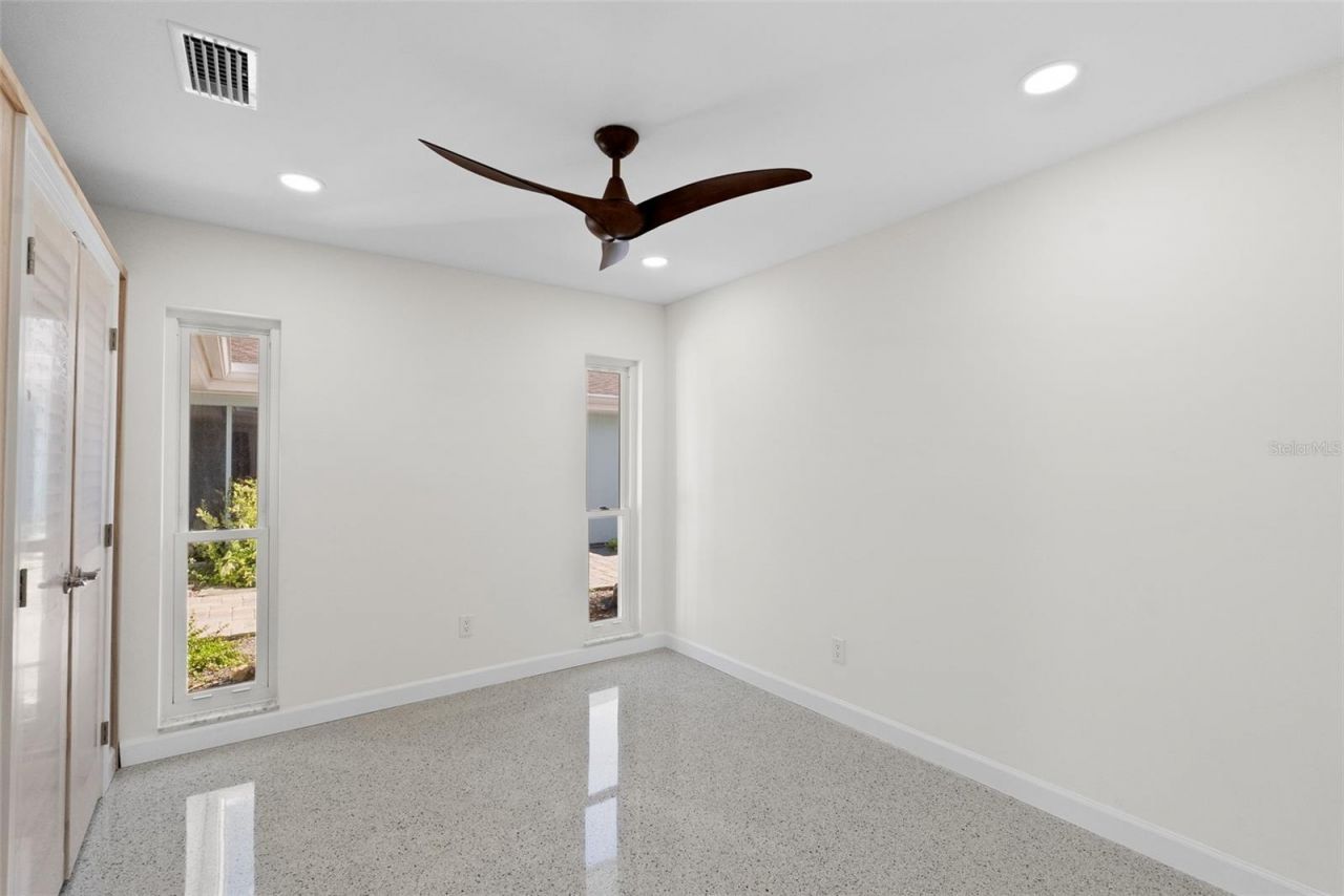 5173 Horseshoe Place, Saint Petersburg, FL 33703 Photo