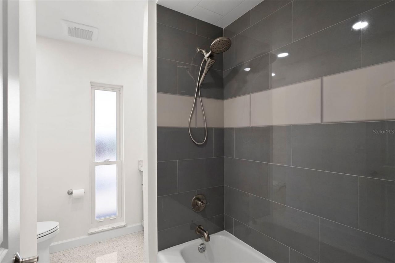 5173 Horseshoe Place, Saint Petersburg, FL 33703 Photo