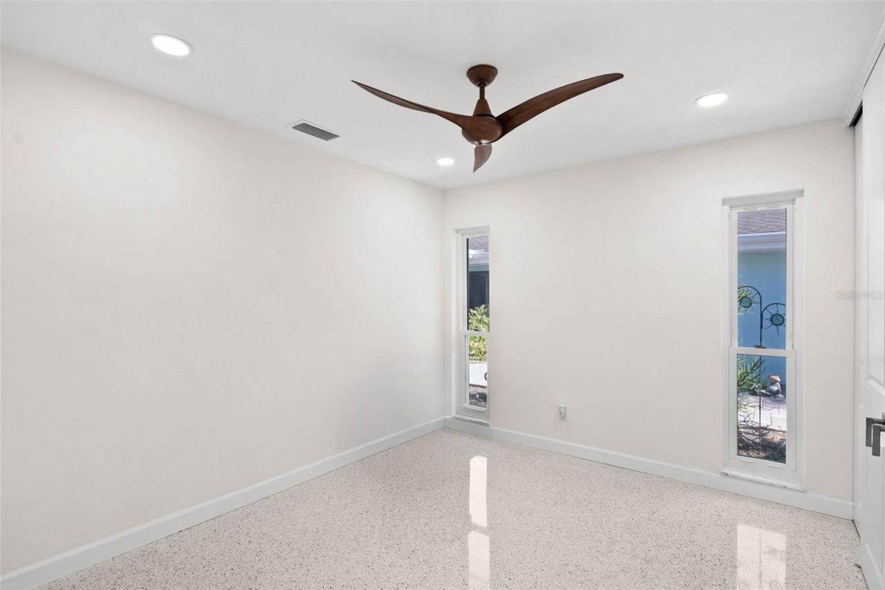 5173 Horseshoe Place, Saint Petersburg, FL 33703 Photo